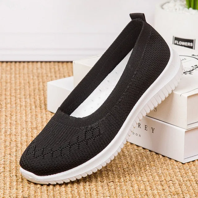 Women Casual Shoes Light Sneakers Breathable Mesh Summer knitted Vulcanized Shoes Outdoor Slip-On Sock Shoes Plus Size Tennis