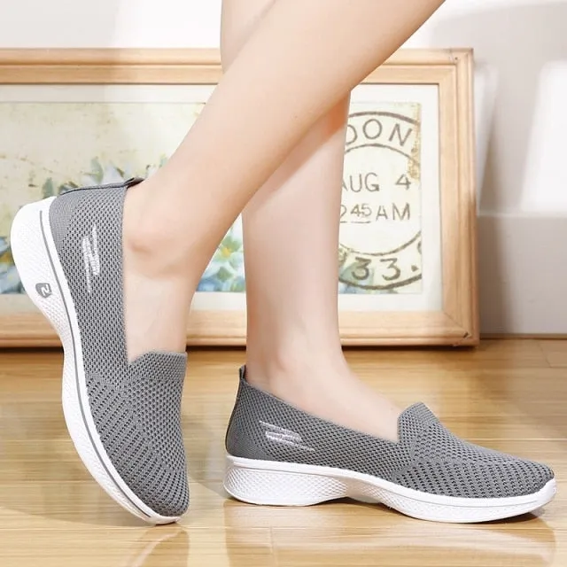 Women's Fashionable Flats. Casual, Breathable, Walking Slip-on Shoes