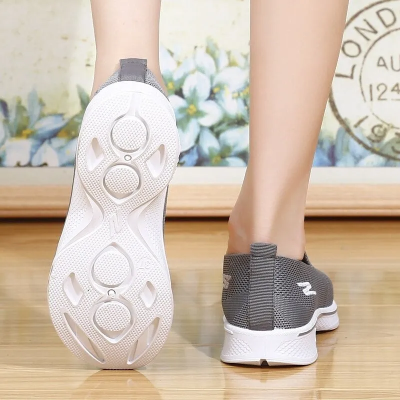 Women's Fashionable Flats. Casual, Breathable, Walking Slip-on Shoes