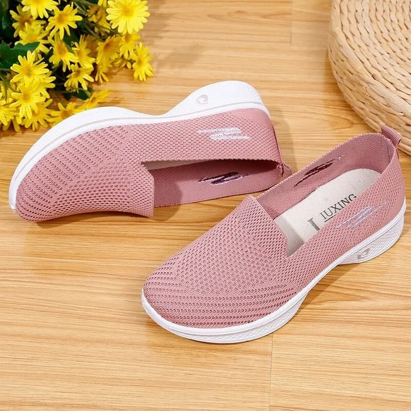 Women's Fashionable Flats. Casual, Breathable, Walking Slip-on Shoes